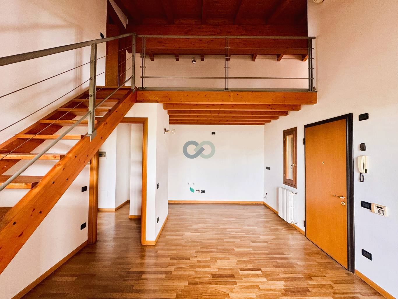 BILOCALE CON SOPPALCO 8