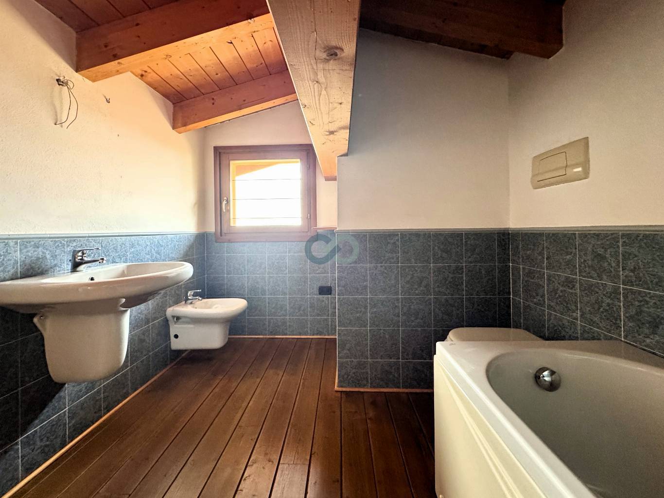 BILOCALE CON SOPPALCO 18