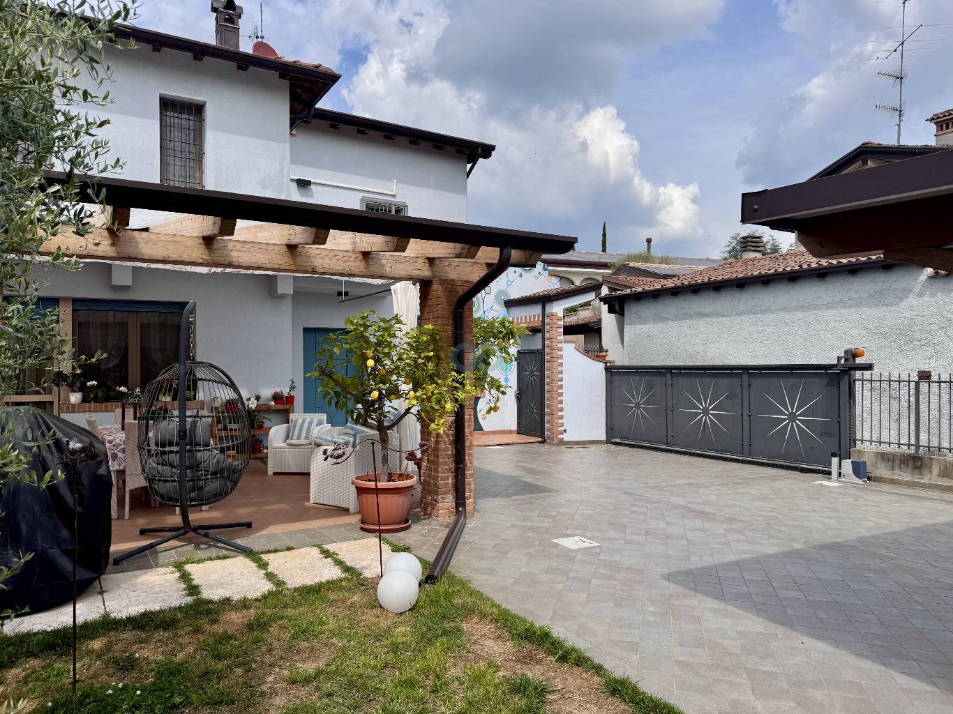 VILLA INDIPENDENTE 32