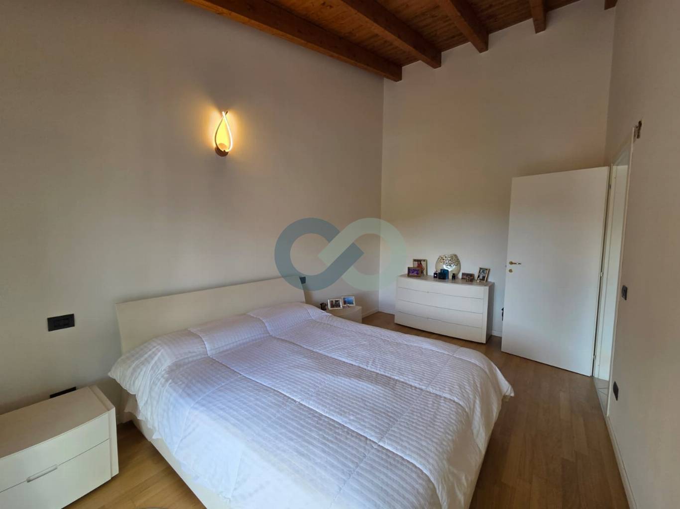 Trilocale con loggia e box doppio 28