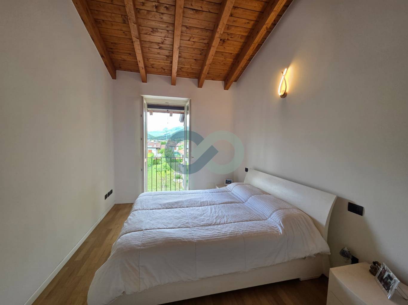 Trilocale con loggia e box doppio 26