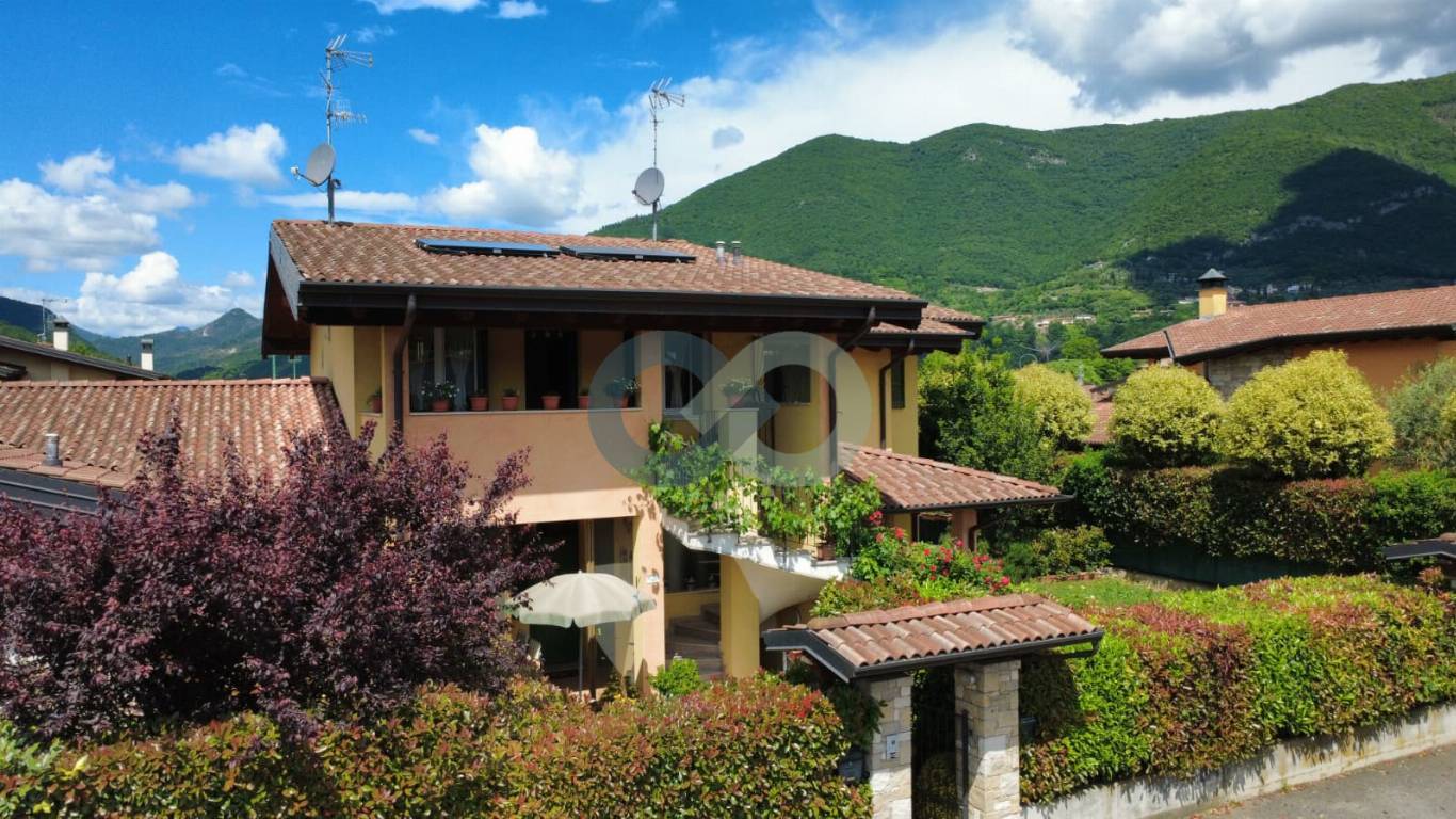 Trilocale con loggia e box doppio 5