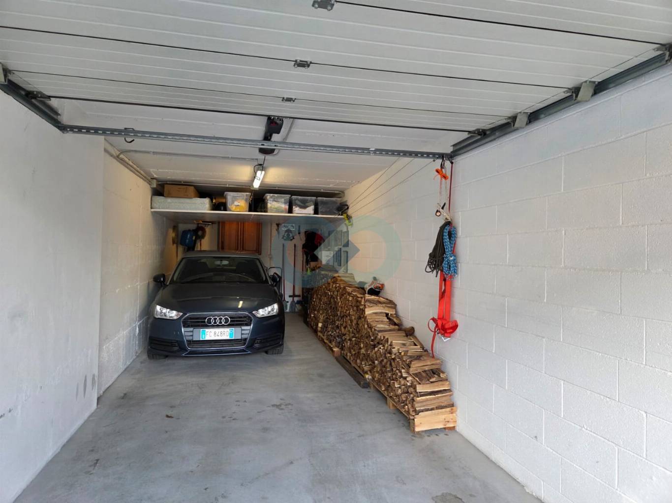 Trilocale con loggia e box doppio 43