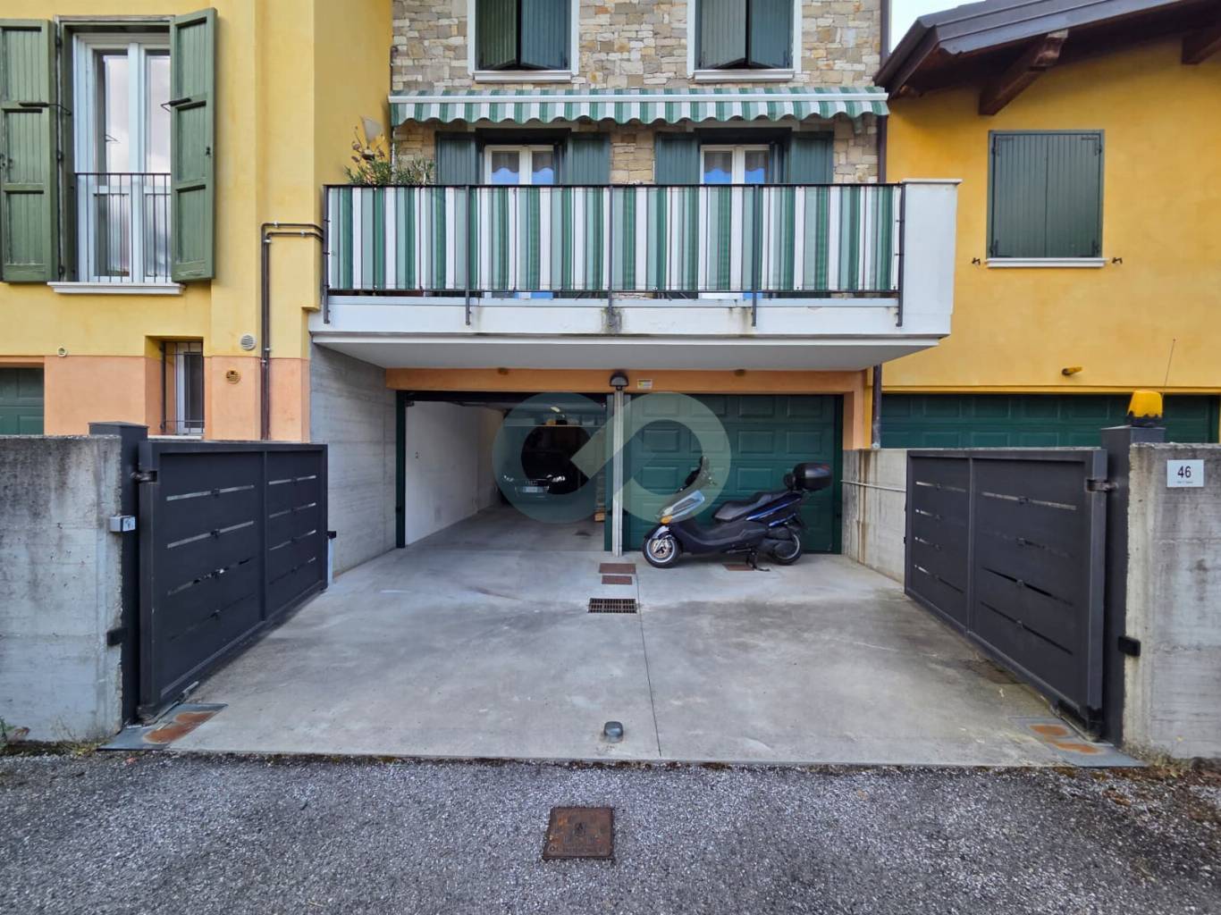 Trilocale con loggia e box doppio 13