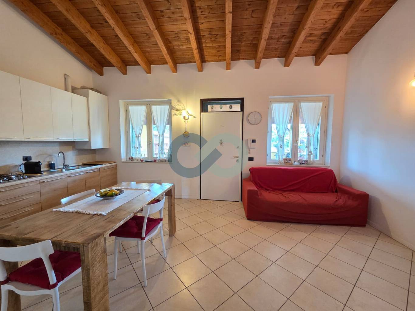 Trilocale con loggia e box doppio 20