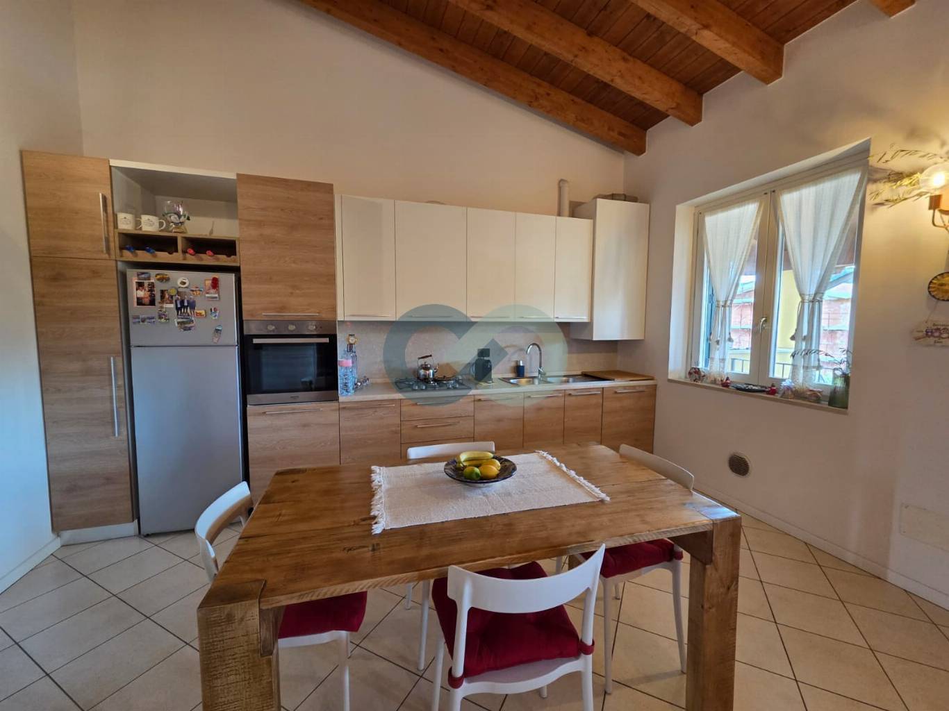 Trilocale con loggia e box doppio 19