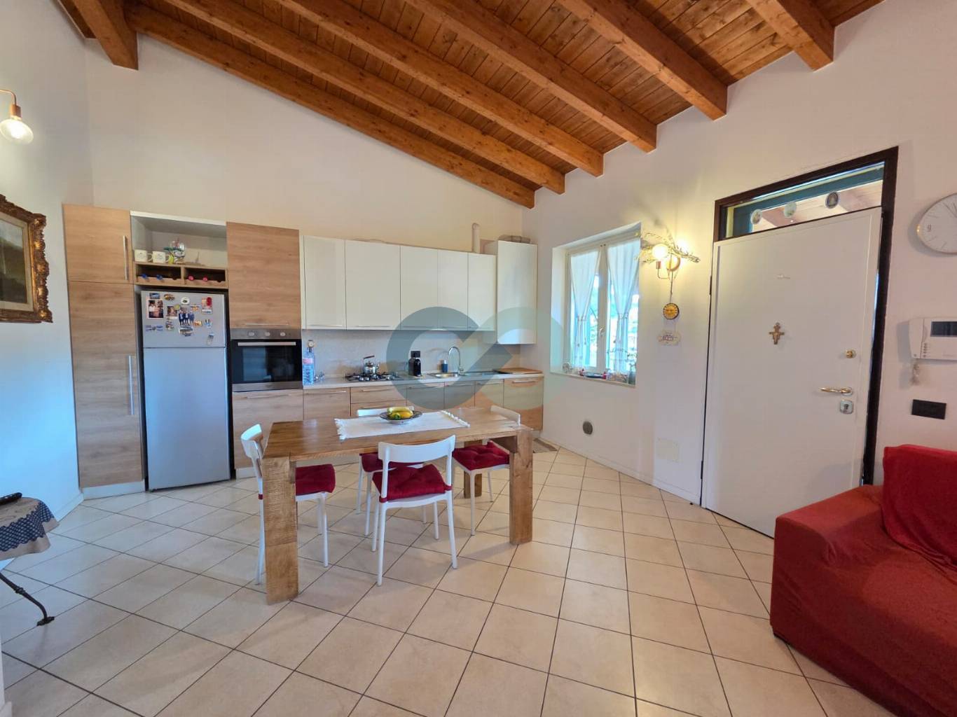 Trilocale con loggia e box doppio 15