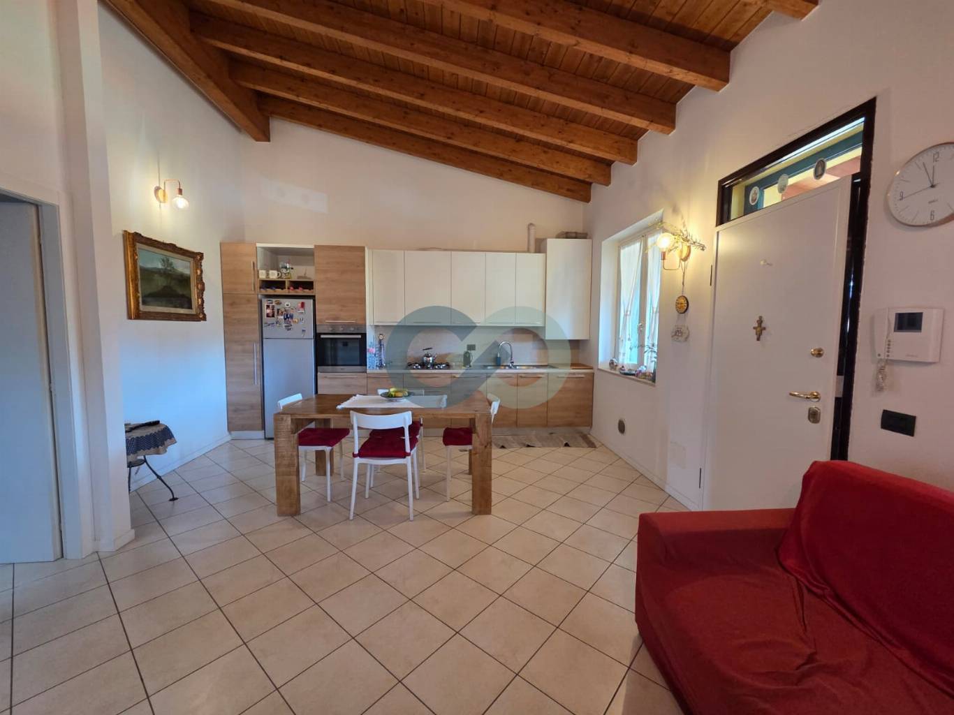 Trilocale con loggia e box doppio 25
