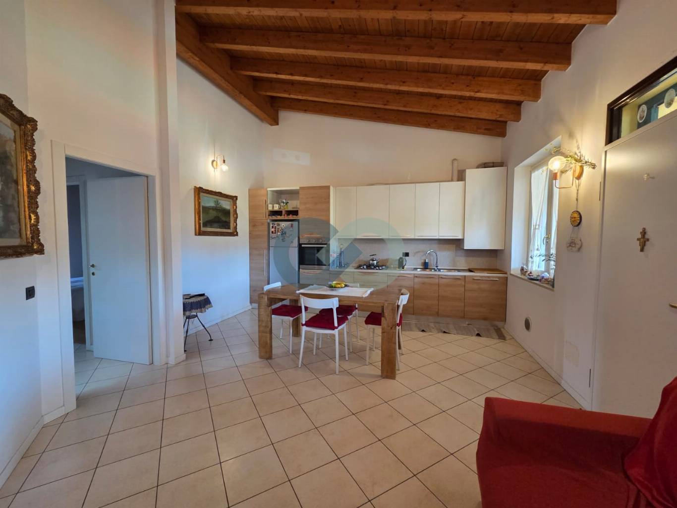 Trilocale con loggia e box doppio 18