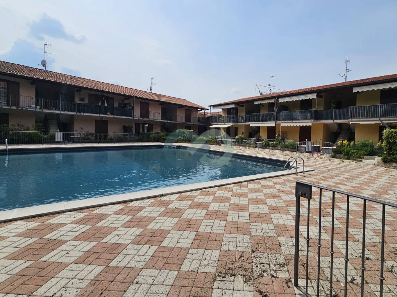 RESIDENCE CON PISCINA 20