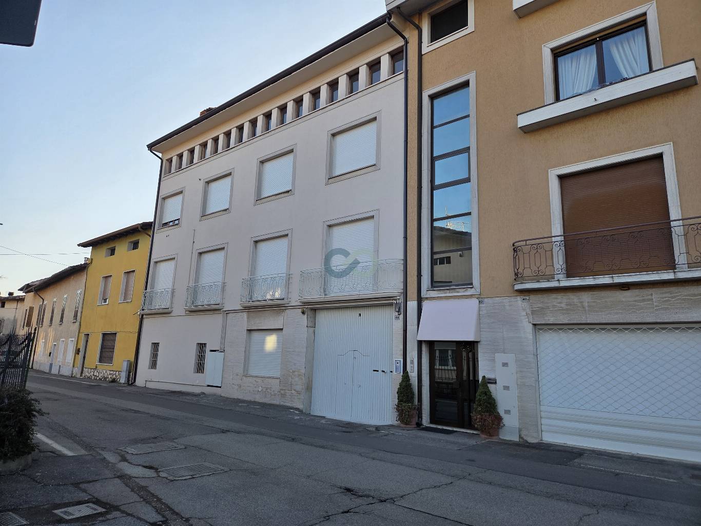 Spazioso trilocale con balcone 1