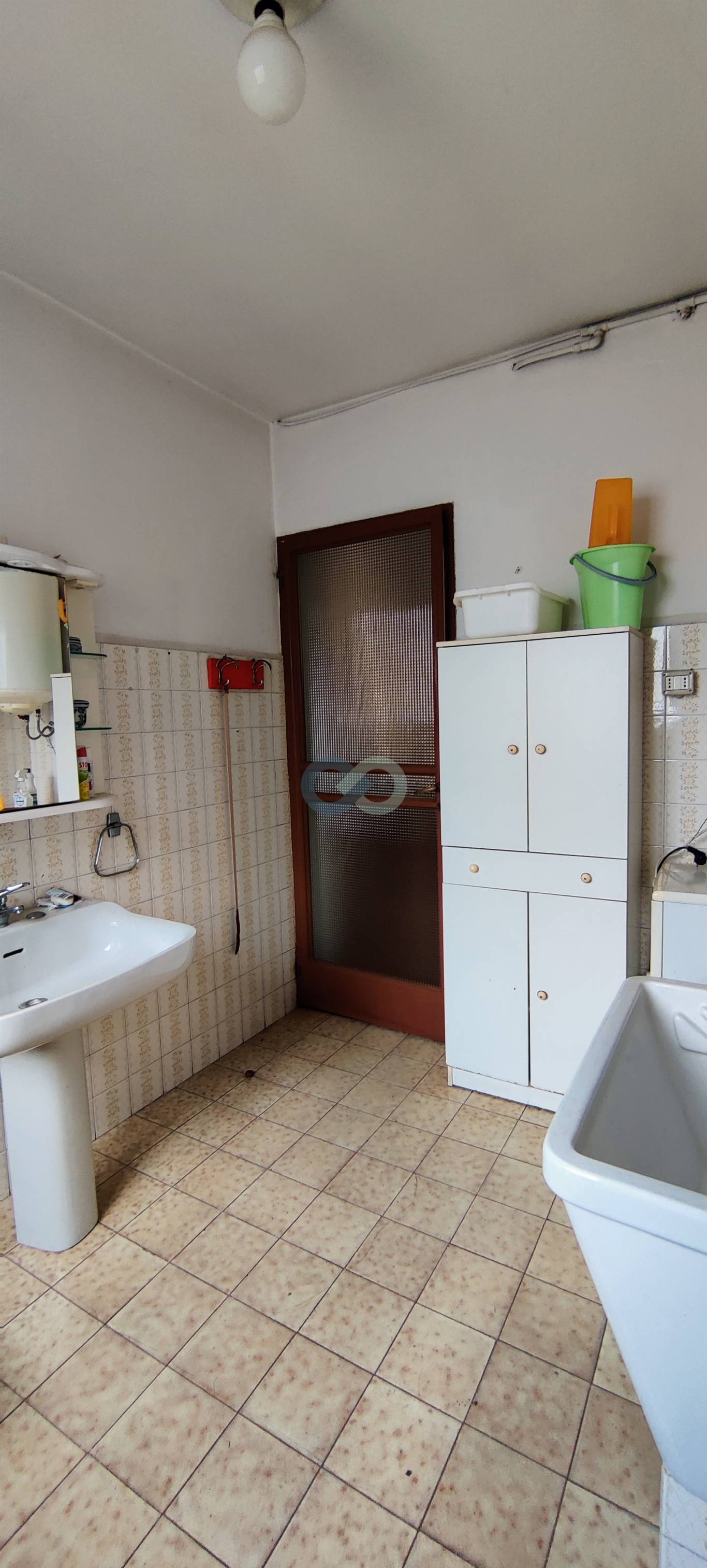VILLA CON GIARDINO E 2 BOX AUTO 12