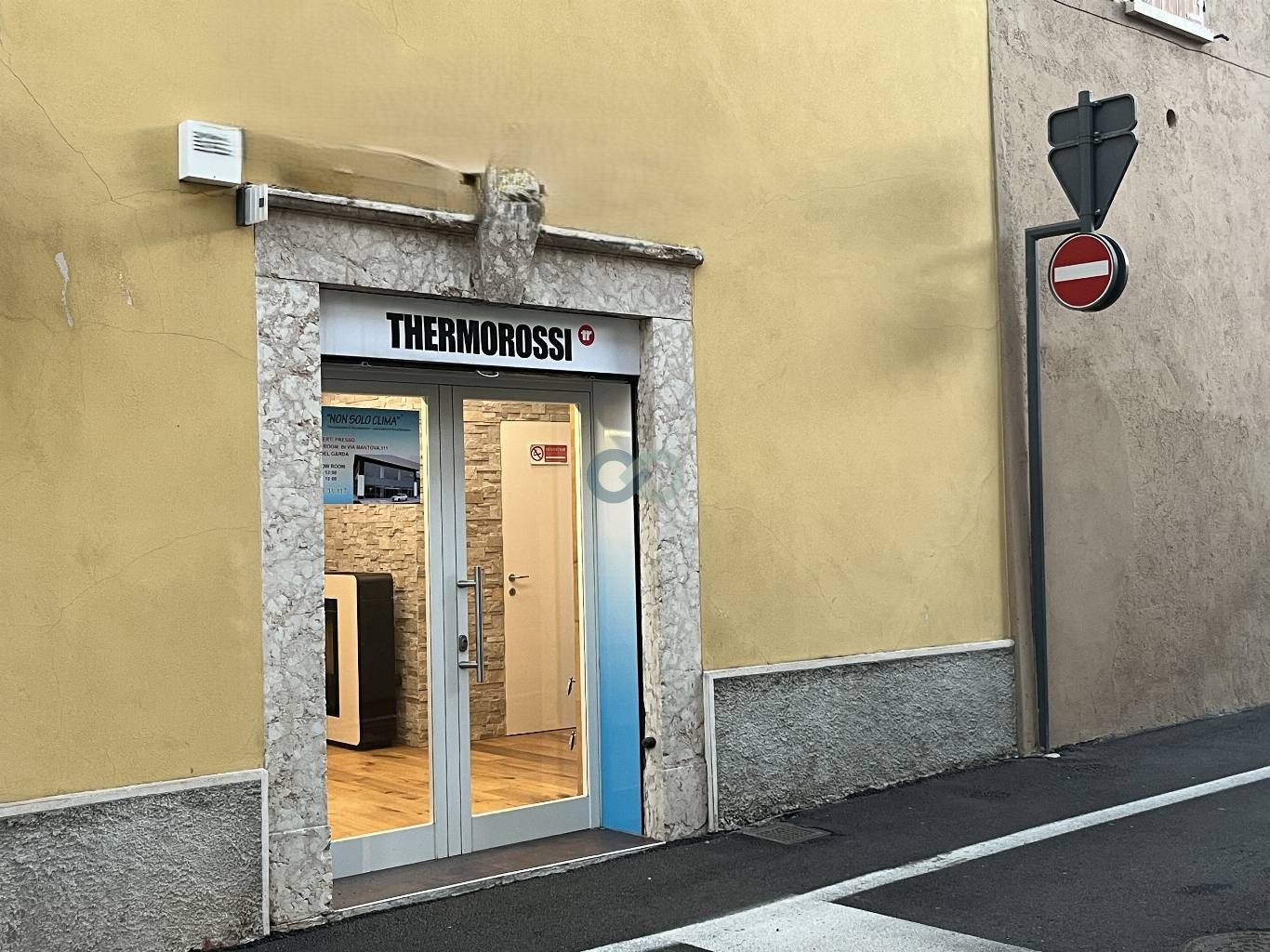 NEGOZIO 8