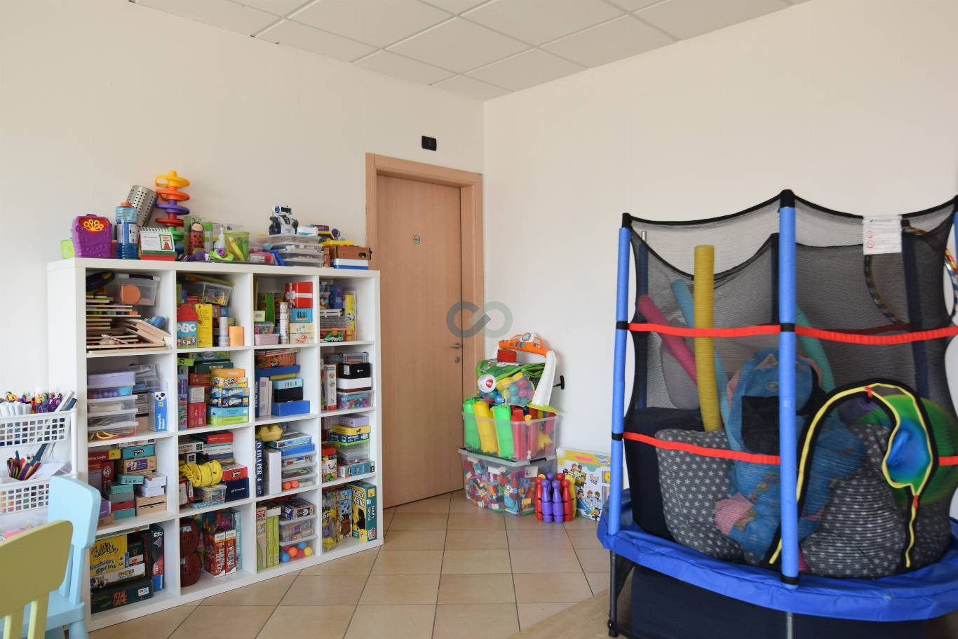 SPAZIO COMMERCIALE 26