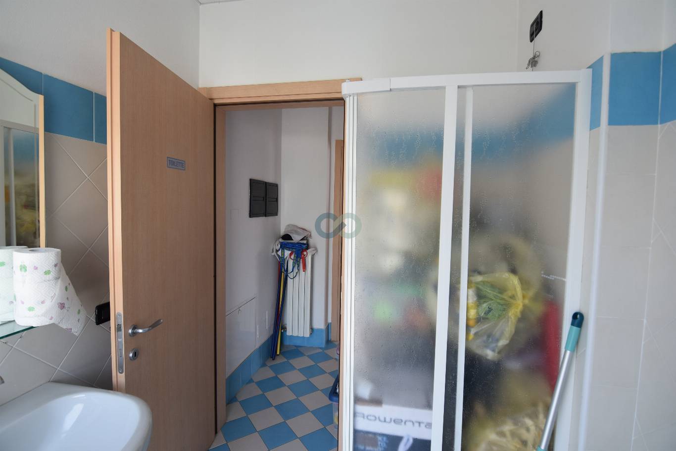 SPAZIO COMMERCIALE 43