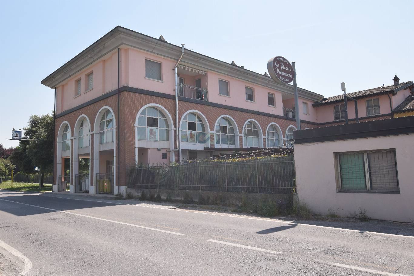 SPAZIO COMMERCIALE 50