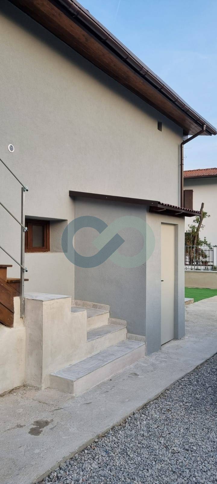 Bifamiliare con cortile privato 10
