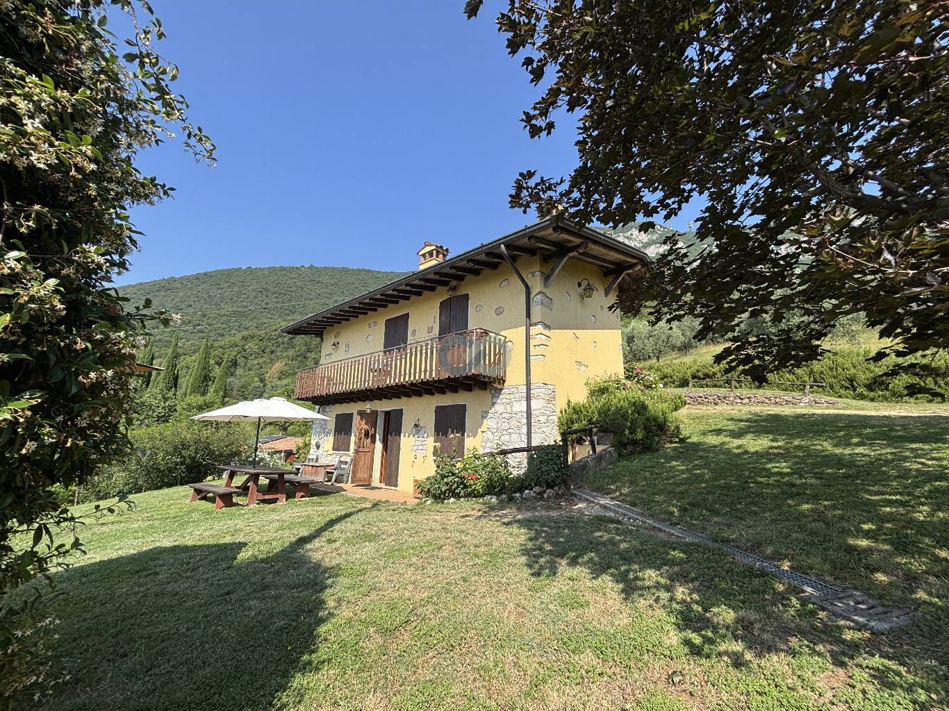 CASALE INDIPENDENTE 1