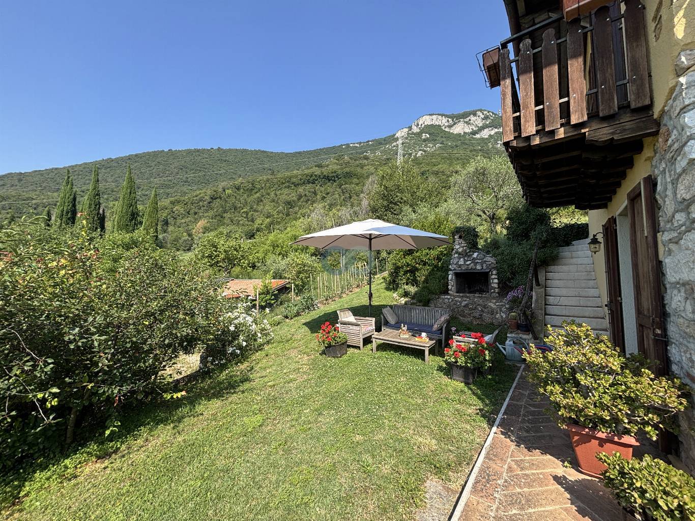 CASALE INDIPENDENTE 4
