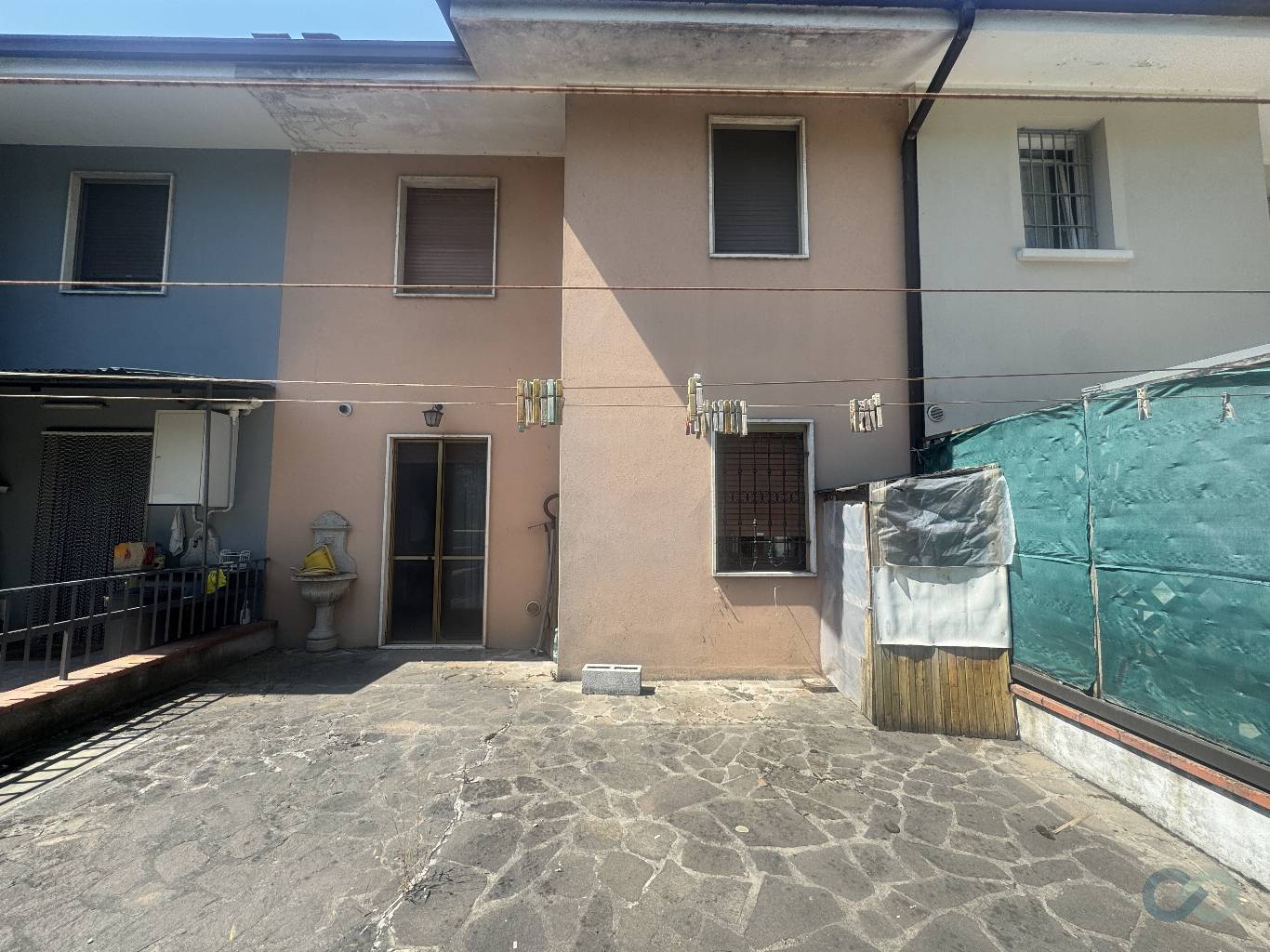 VILLETTA  A SCHIERA 6