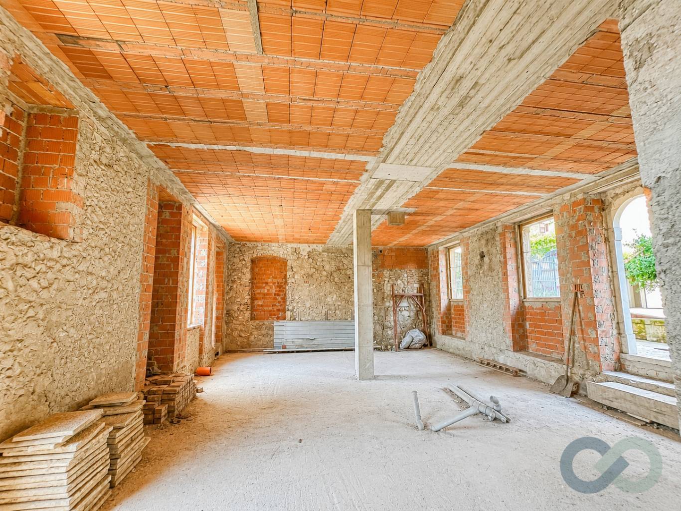 CASA INDIPENDENTE CON RUSTICO 12