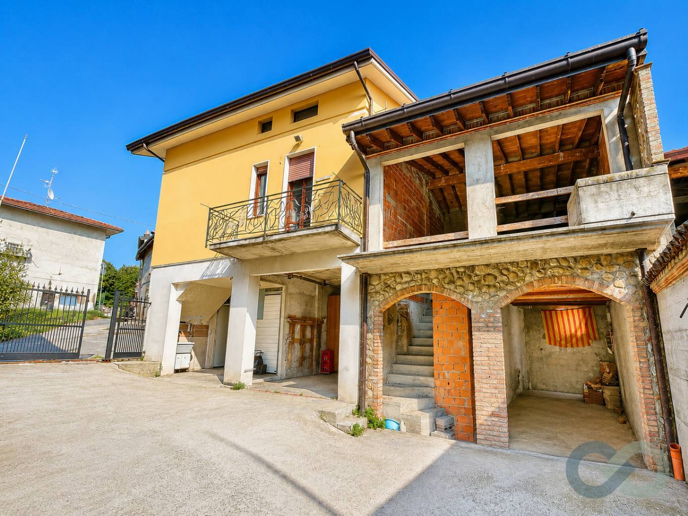 CASA INDIPENDENTE CON RUSTICO 1