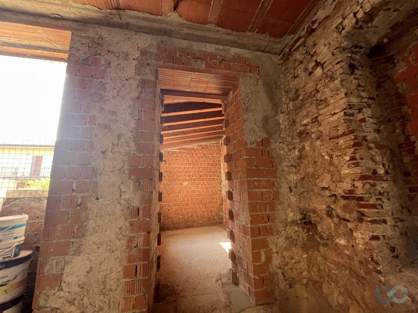 CASA INDIPENDENTE CON RUSTICO 19
