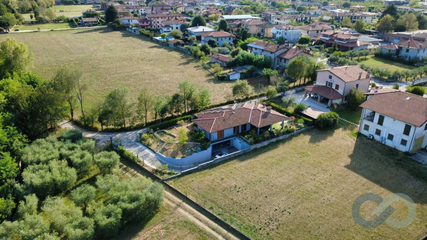 Villa singola su piano unico 1