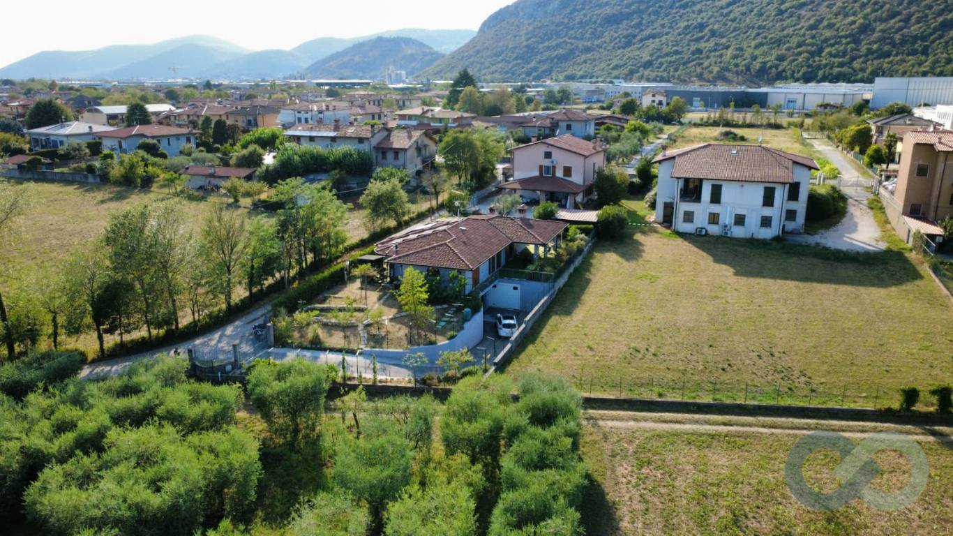 Villa singola su piano unico 9