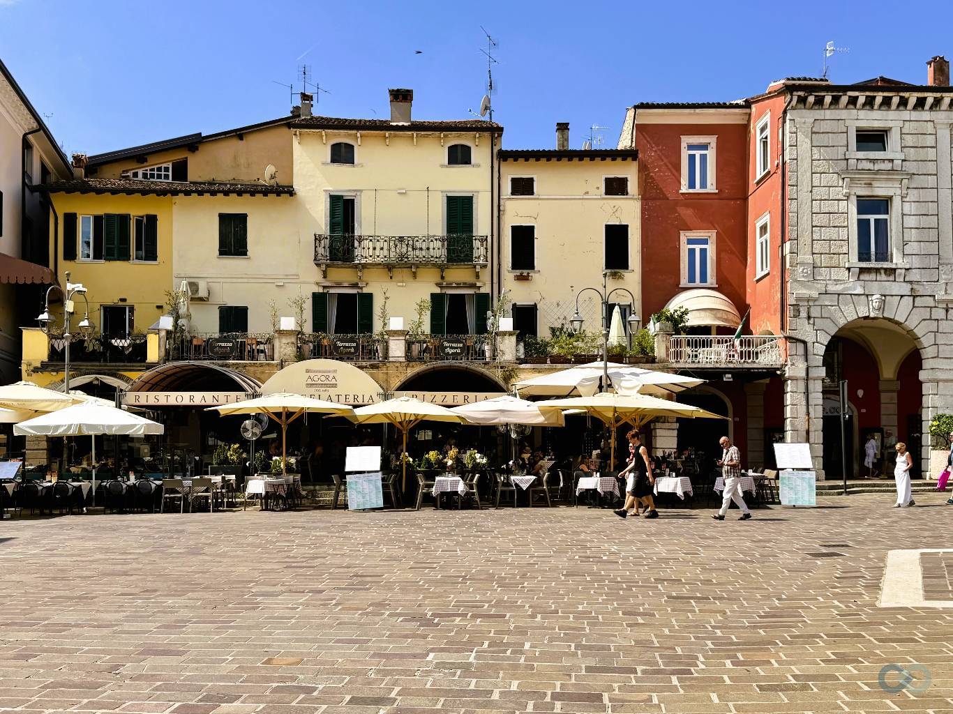 CASA IN PIAZZA 2