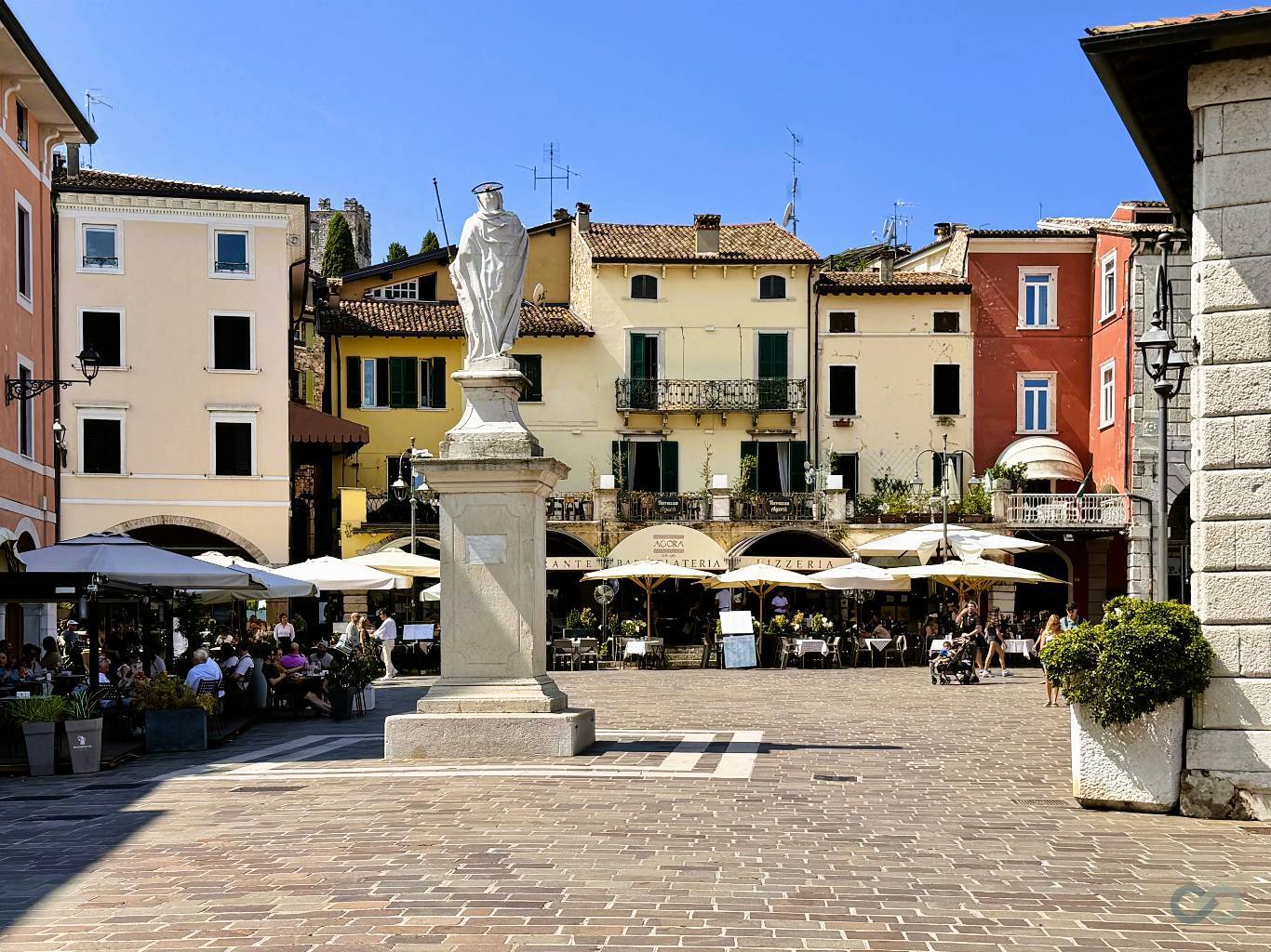 CASA IN PIAZZA 4