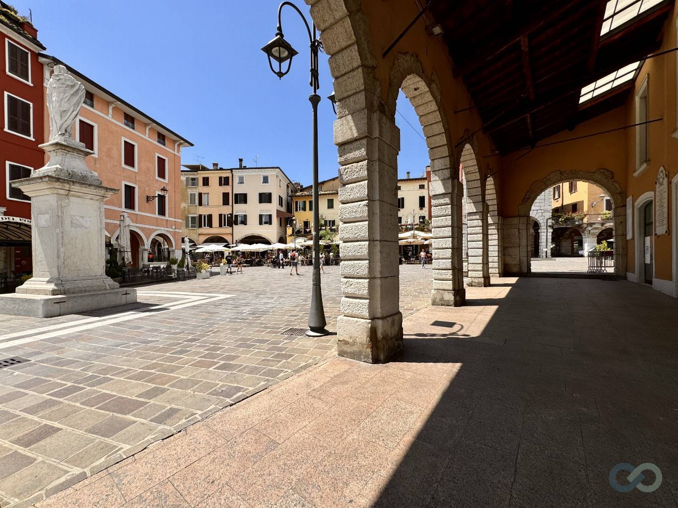 CASA IN PIAZZA 11