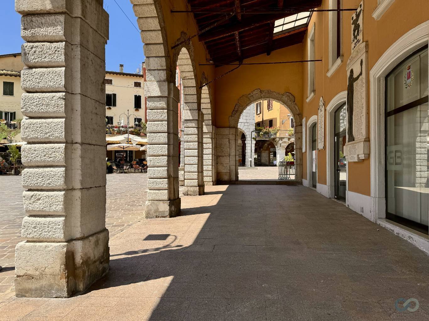 CASA IN PIAZZA 12