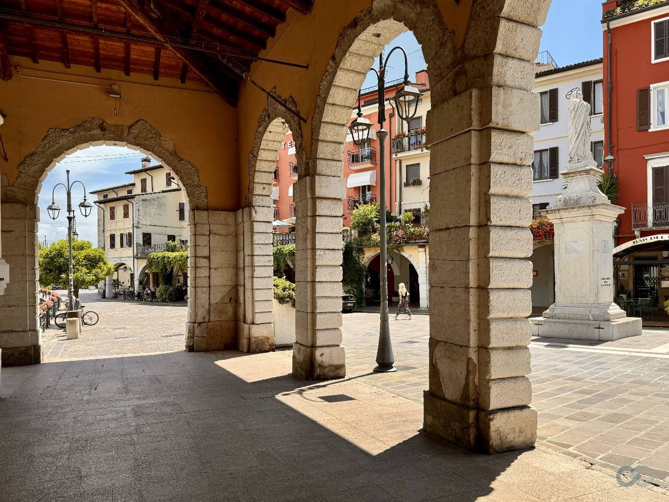 CASA IN PIAZZA 13