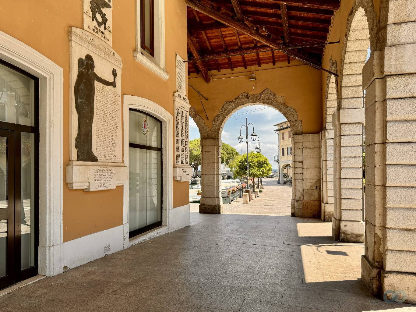 CASA IN PIAZZA 14