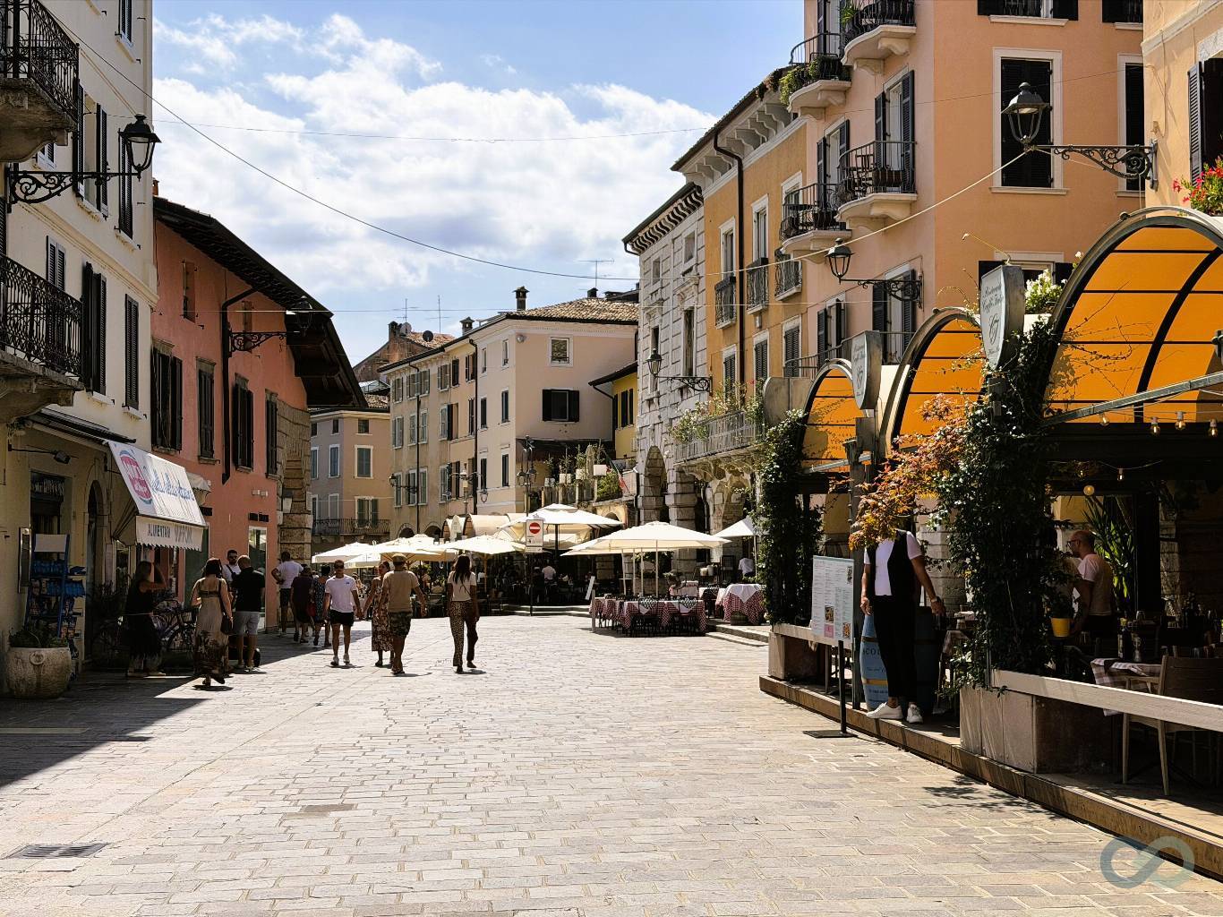 CASA IN PIAZZA 15