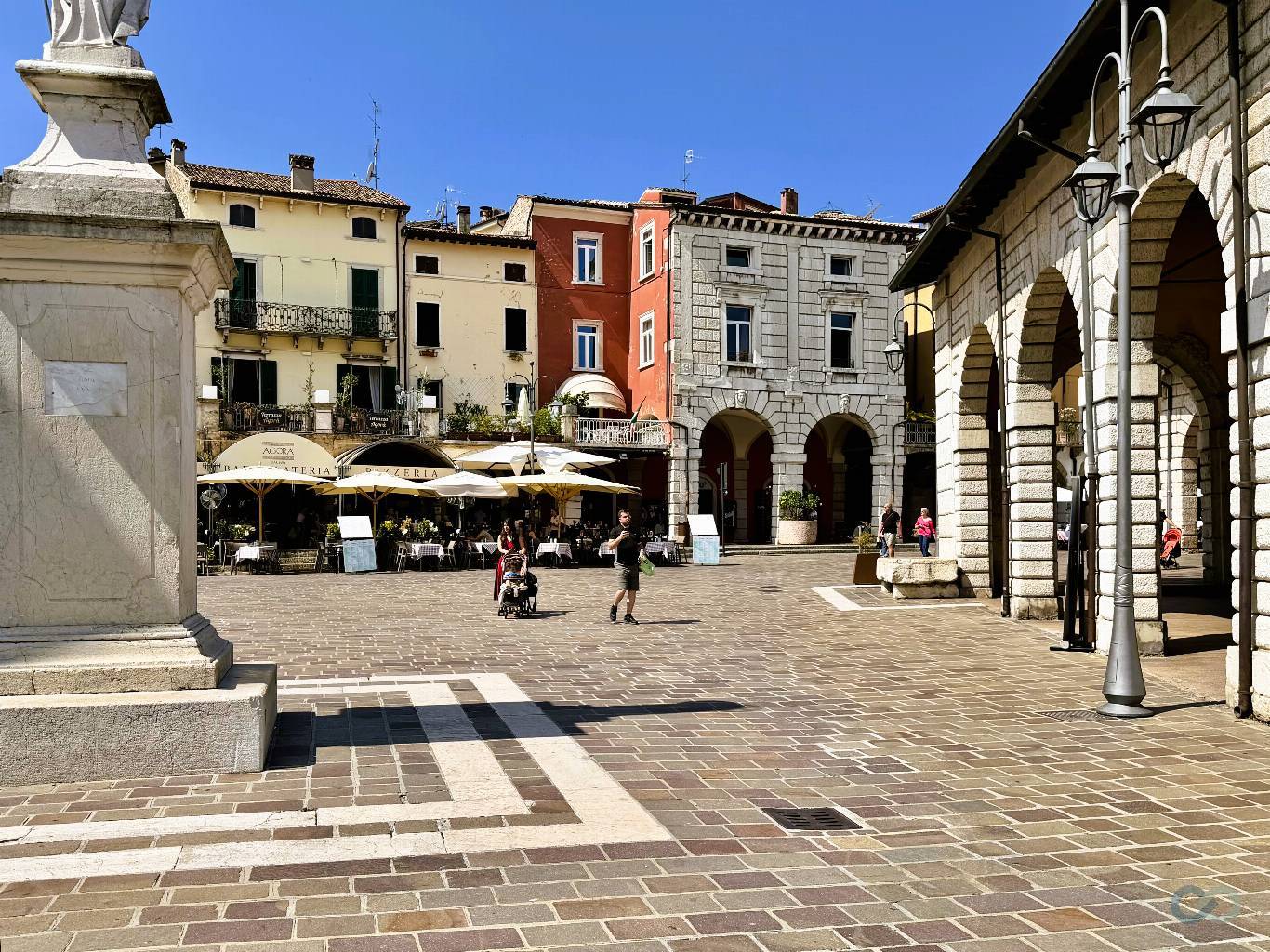CASA IN PIAZZA 20