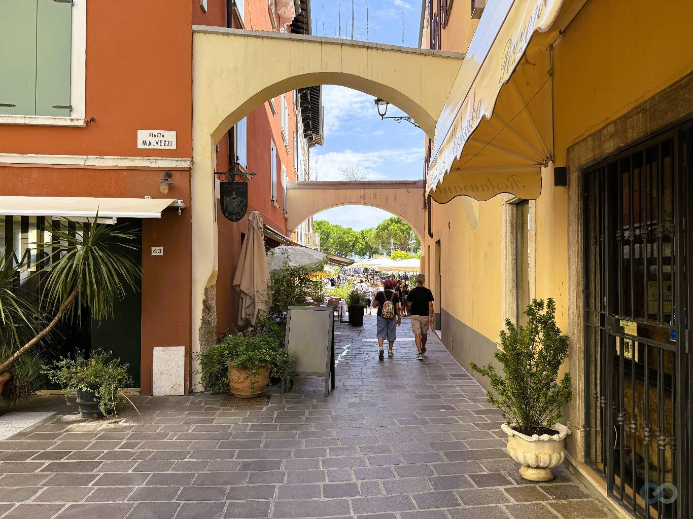 CASA IN PIAZZA 25