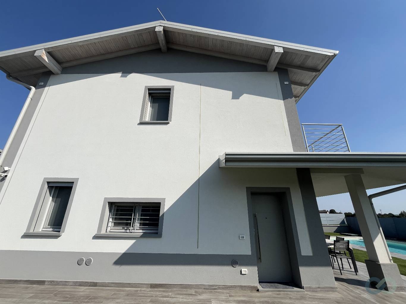 VILLA CON PISCINA 3
