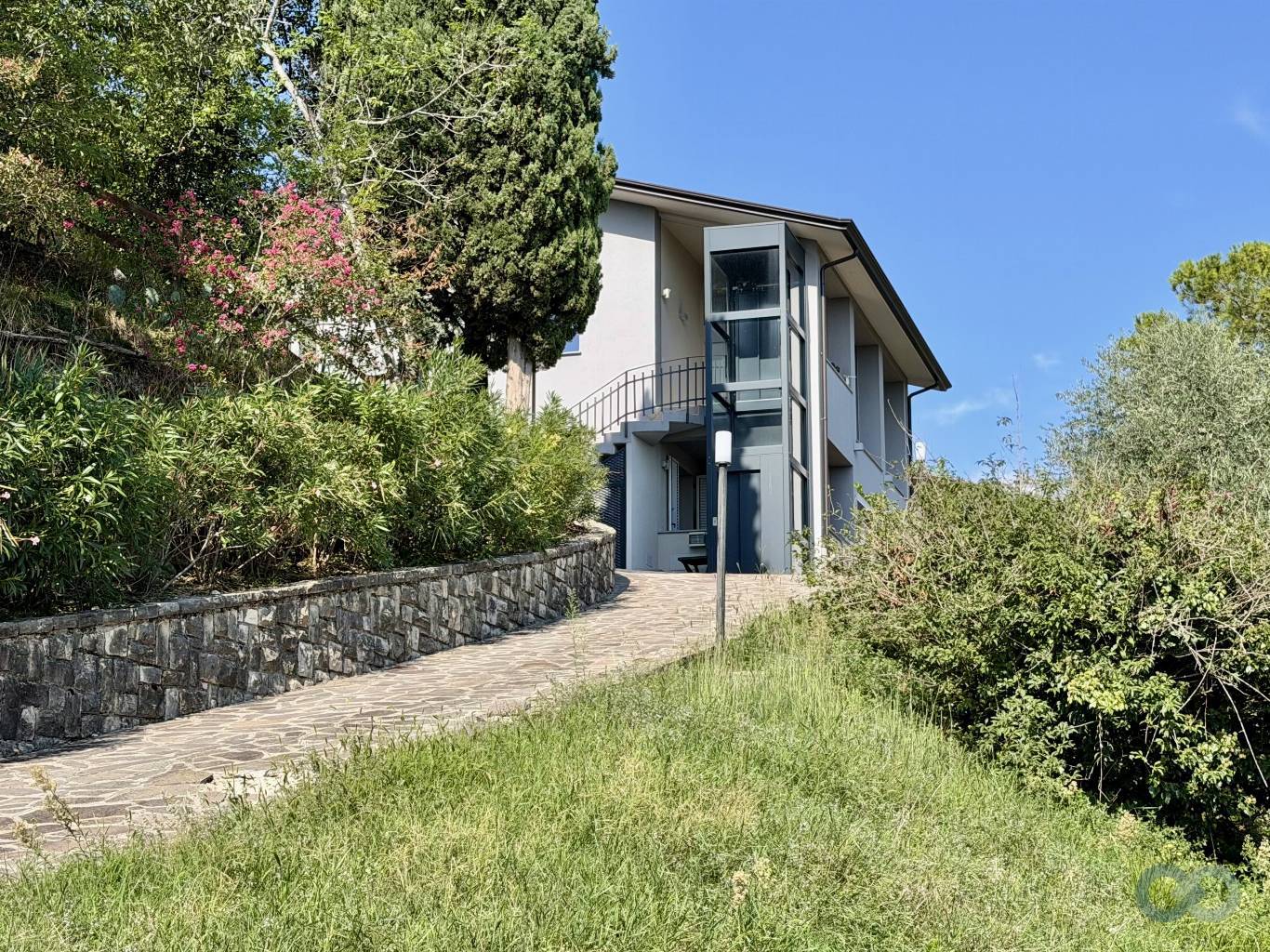 VILLA BIFAMILIARE 2