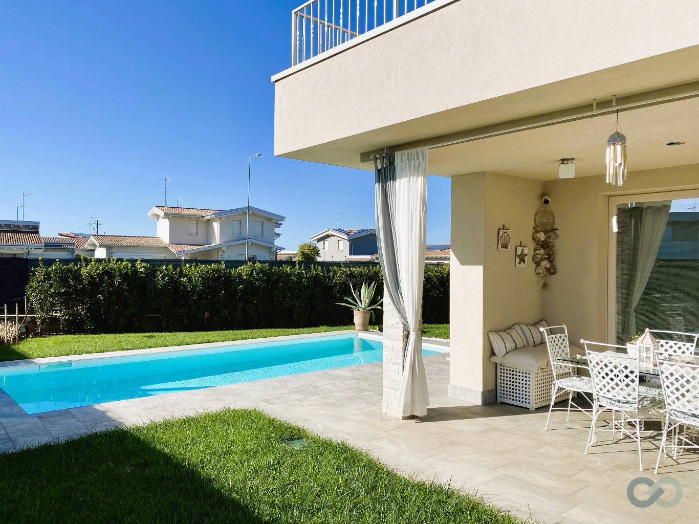 VILLA CON PISCINA 34
