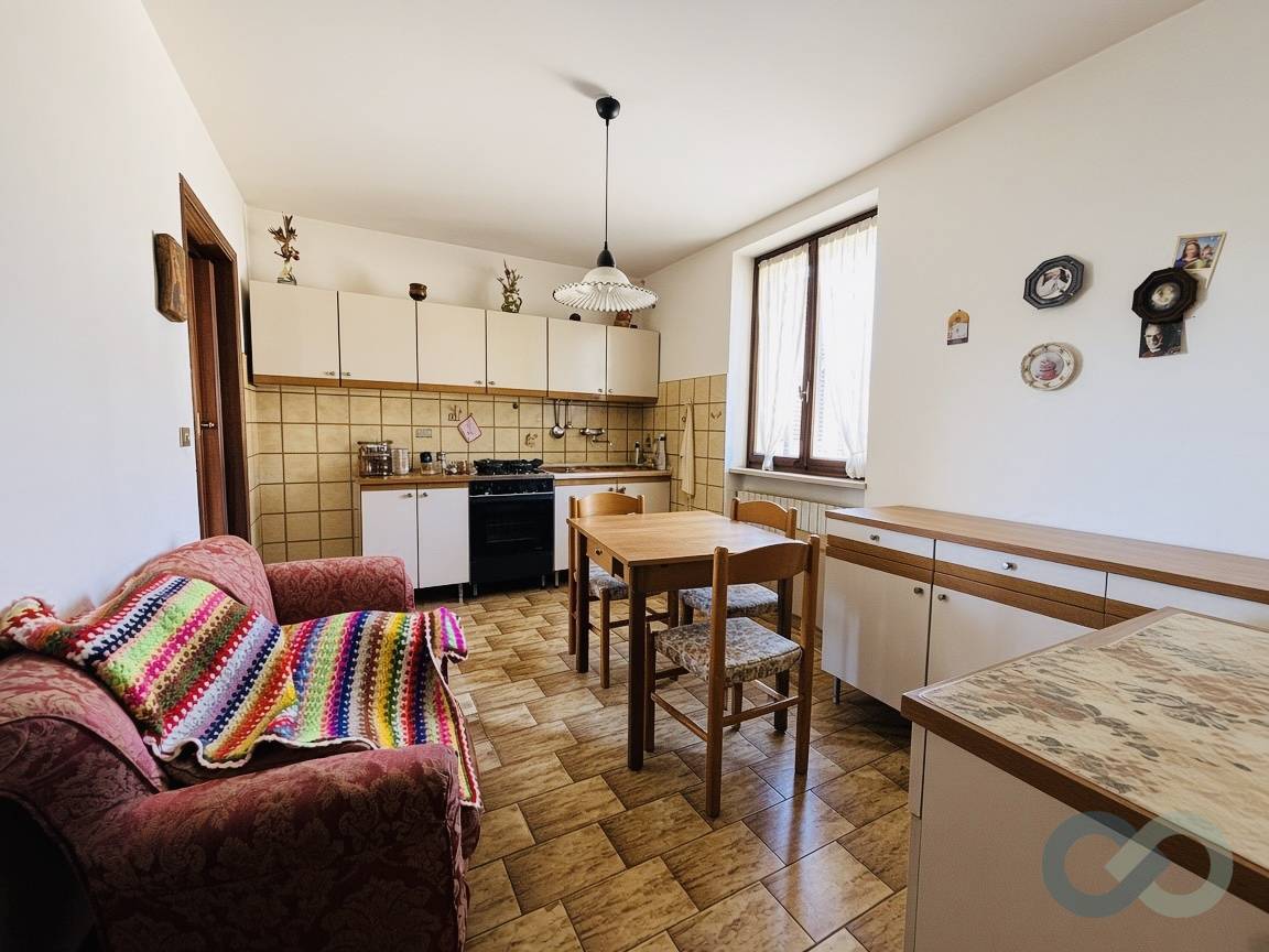 APPARTAMENTO IN BIFAMIGLIARE 4