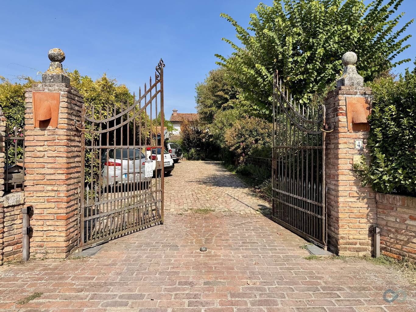 CASA INDIPENDENTE 33