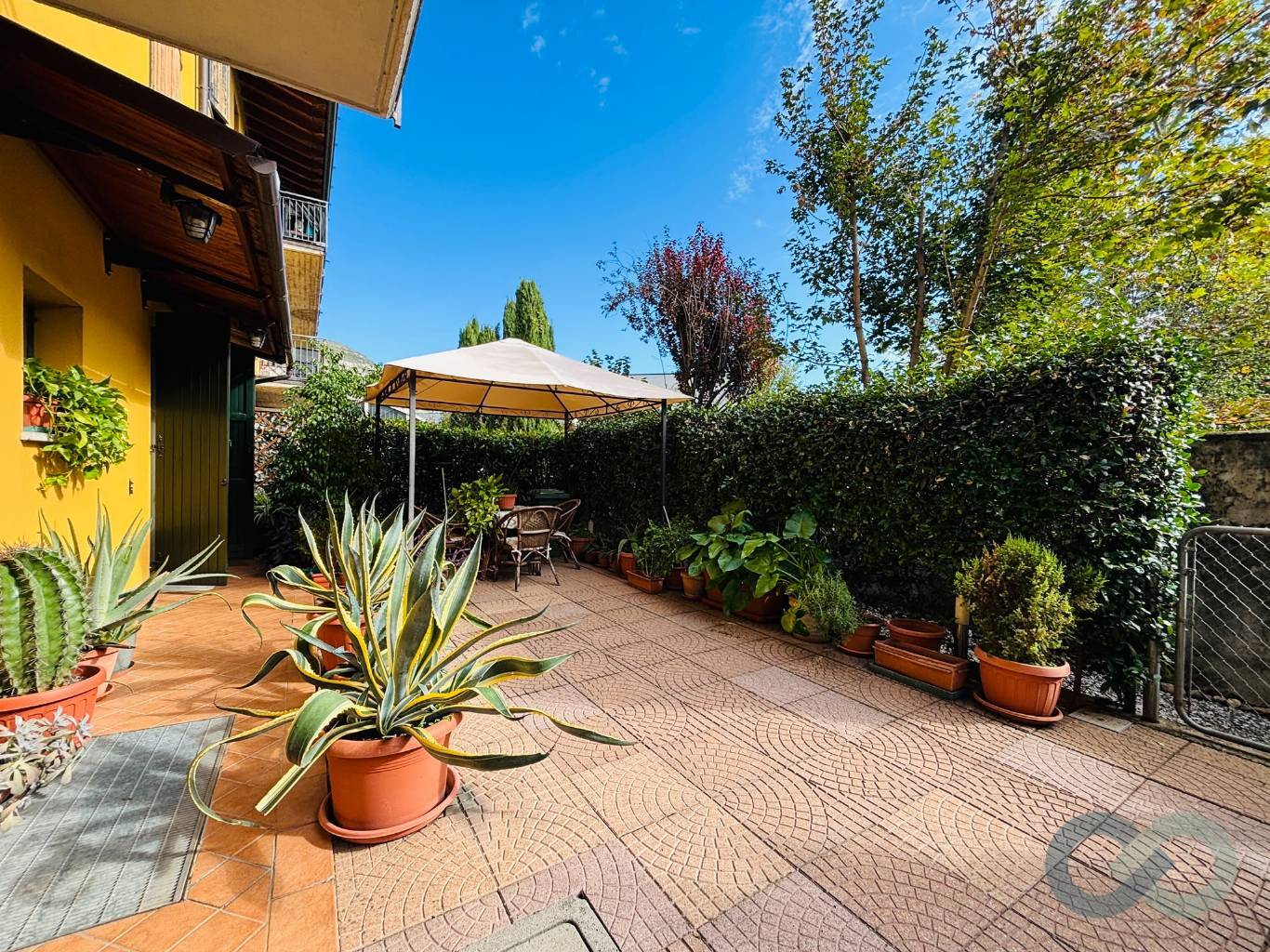 Trilocale con giardino e box doppio 35