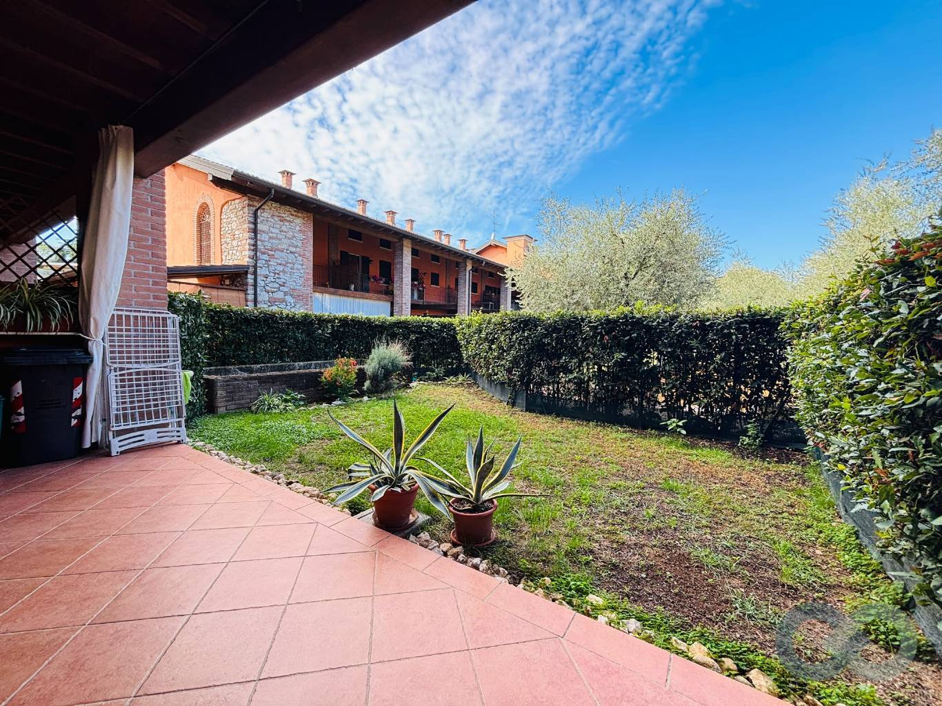 Trilocale con giardino e box doppio 44