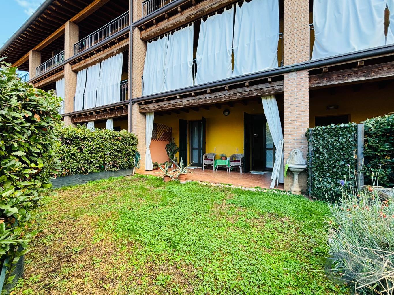 Trilocale con giardino e box doppio 45