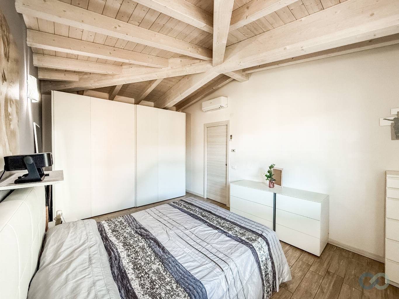 VILLA BIFAMILIARE 28