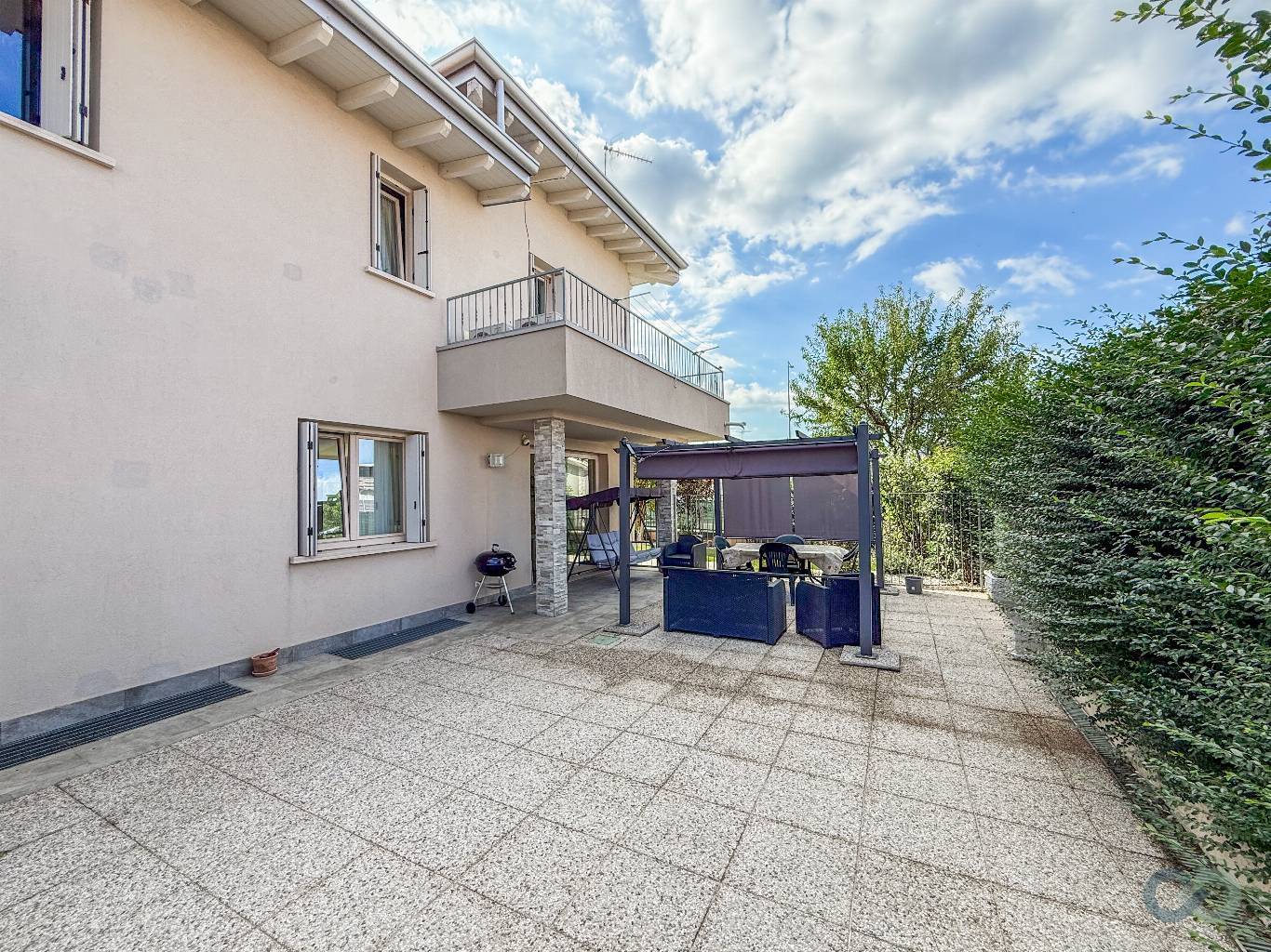 VILLA BIFAMILIARE 85